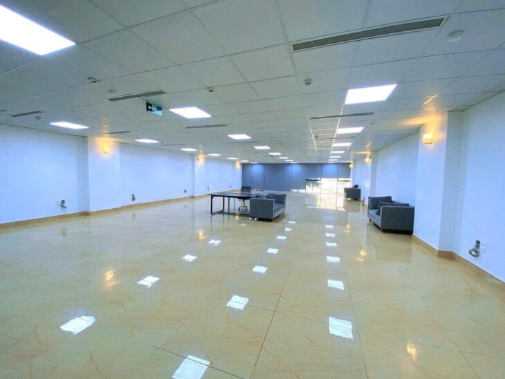 MP PHÙNG CHÍ KIÊN – KINH DOANH Ô TÔ TRÁNH Dt 251m2 9 tầng mt 11m Giá 135 tỷ