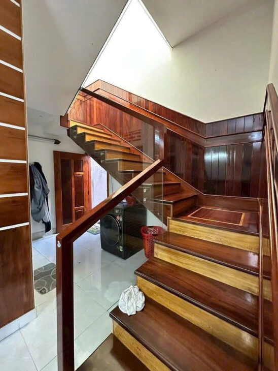 BÁN BIỆT THỰ MẶT TIỀN CẠNH BIỂN HÒN CHỒNG, PHƯỜNG BẮC NHA TRANG.