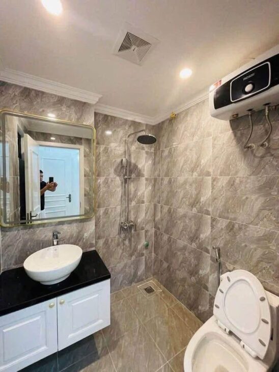 BÁN NHÀ TRẦN CUNG LÔ GÓC 3 MẶT NGÕ 65M²*7TẦNG THANG MÁY, Ô TÔ VÀO NHÀ – GIÁ NHỈNH 18 TỶ