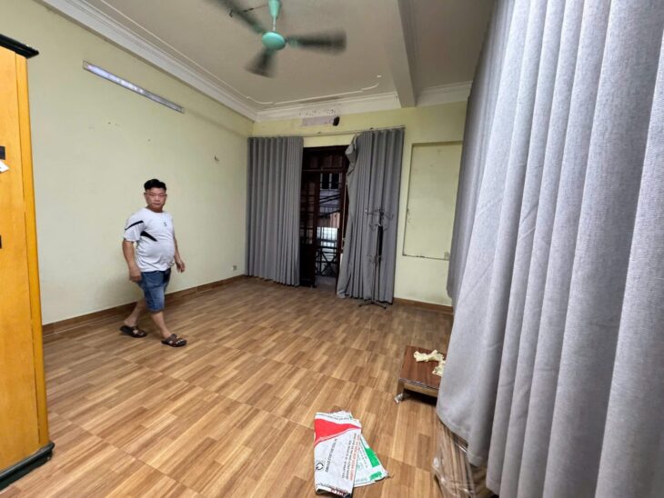 BÁN NHÀ TRUNG TÂM QUẬN THANH XUÂN LÔ GÓC NGÕ Ô TÔ KINH DOANH 42M 8,2 TỶ