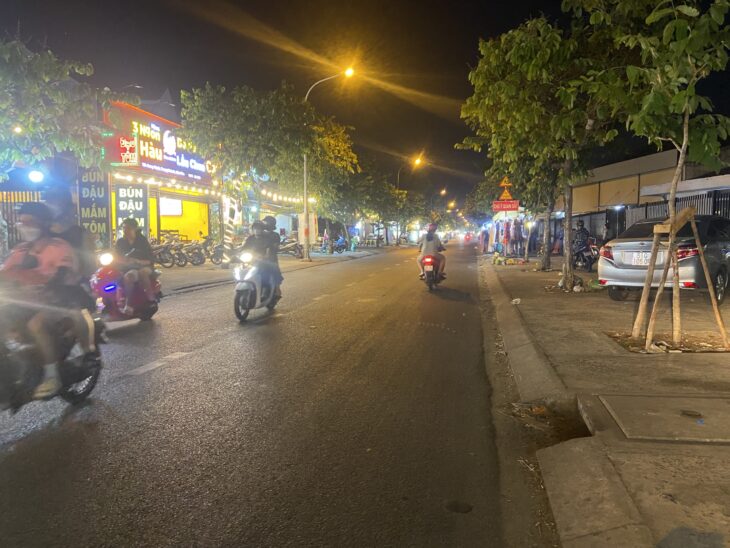 Bán nhà 4 tầng mặt tiền 15x45m giá 26 tỷ Đường Song Hành