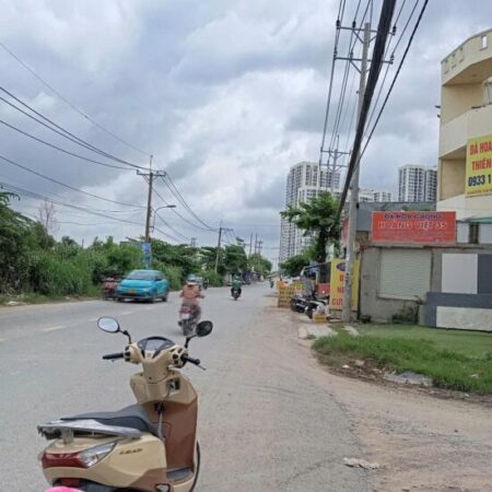 Nhà 3 tầng BTCT hẻm xe tải 1 xẹt Nguyễn Xiển, 66m2, 5.6 tỷ, sát Vinhomes