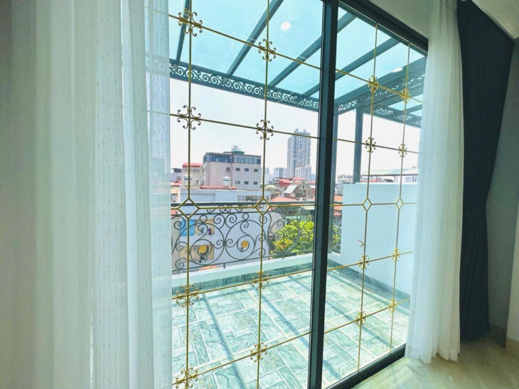 BÁN NHÀ MỚI XÂY 6 TẦNG THANG MÁY , CẦU GIẤY , LÔ GÓC , THIẾT KẾ HIỆN ĐẠI , GẦN PHỐ , Ở NGAY HOẶC