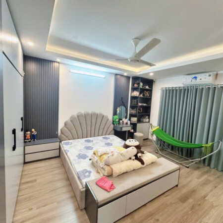 Nhà Xuân La, Lạc Long Quân! Diện tích 32m, 5 tầng, mặt. tiền. 5m!