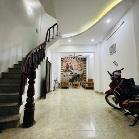 Tây Hồ hót quá nhỉnh 8 tỷ có ngay nhà 5 tầng, 2 phút ngồi bờ Hồ Tây hóng gió, ngắm mặt hồ!