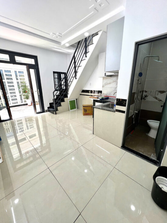 bán nhà đường trương thị hoa quận 12 giá 2.3 tỷ tl 2pn , 2 wc hẻm xe hơi