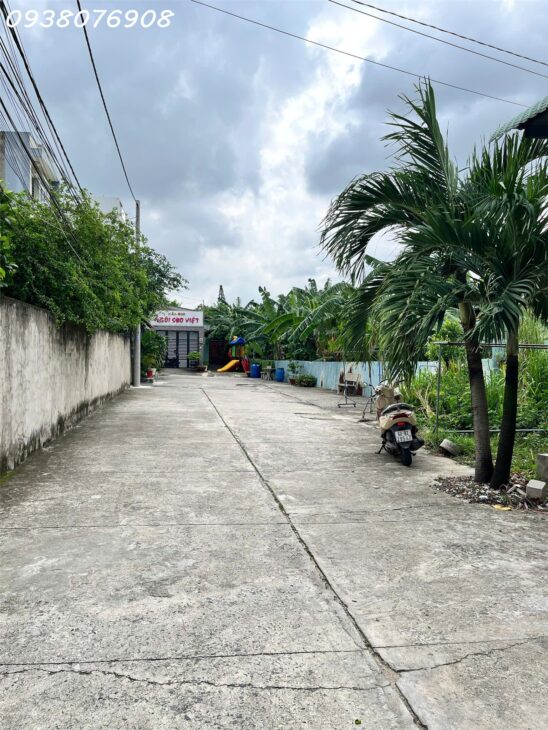 Bán đất 80m2 mặt tiền hẻm 9m, cách Hoàng Hữu Nam 50m, giá 5.5 tỷ
