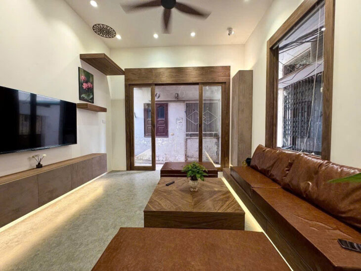 Đỉnh, siêu phẩm Láng Hạ, ngõ to, nông, kinh doanh dễ, 45m, giá 20 tỷ, nhà mới, 30m ra đường lớn.