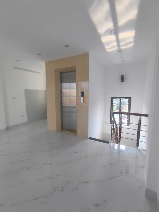 Lô góc 6 tầng tháng máy, Hoàng Hoa Thám, Ba Đình, ô tô chạy,kinh doanh, 2 thoáng