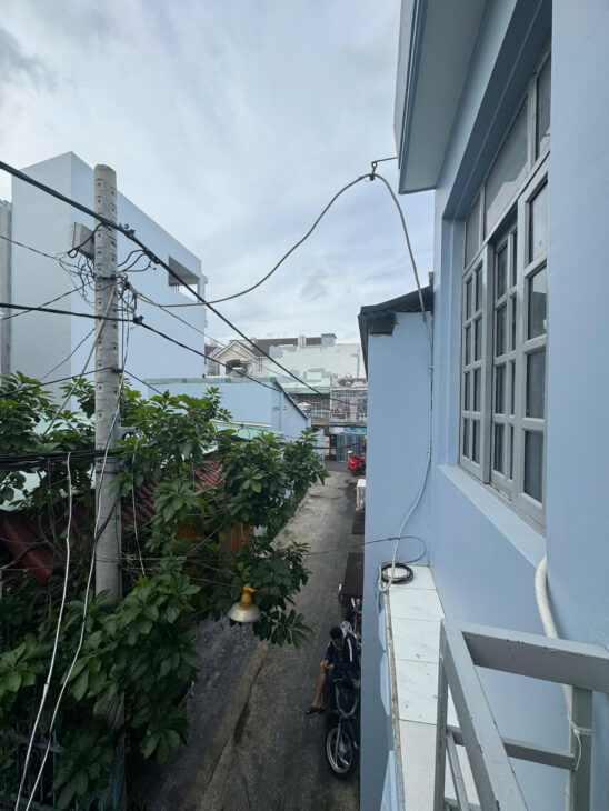 Phường 8, Gò Vấp, Nhà 2 tầng 36m2 BTCT, hẻm xe hơi, gần công viên Làng Hoa, 3.65 tỷ TL