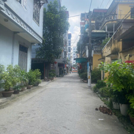 PHÂN LÔ Ô TÔ TRÁNH, 2 THOÁNG, GIÁ CHỈ 8.7 TỶ – 52M ĐẤT – MẶT 4M – ĐẸP NHẤT GẦN ĐH CÔNG NGHIỆP HÀ NỘI