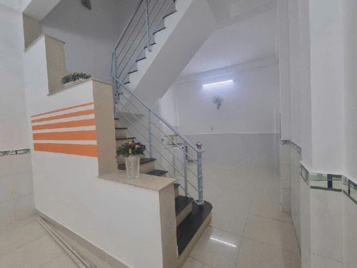 BÁN NHÀ HẺM XE HƠI 1 SẸT – 3 TẦNG KIÊN CỐ – NHỈNH 5 TỶ – BÌNH TRỊ ĐÔNG B