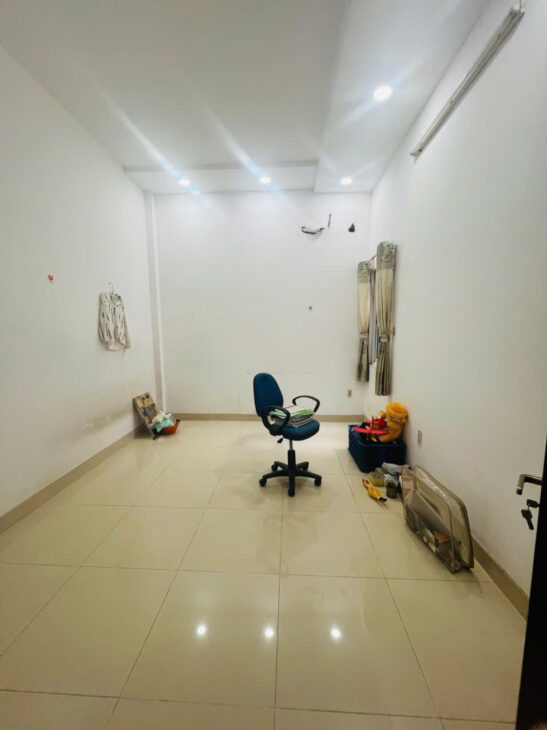 Nhà đẹp- giá tốt Chính chủ cần bán nhanh nhà đôi sổ hồng riêng tại quận 12, TPHCM