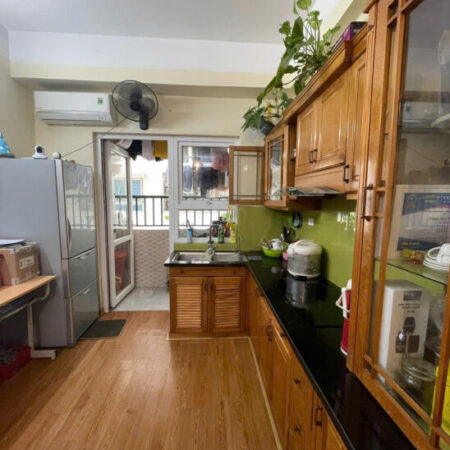 Em cần bán Căn Chung cư HH Linh Đàm tầng trung căn góc 2 ngủ 2 vs 56m Tầng tiện 6 thang máy