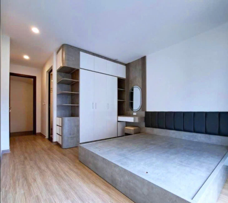 BÁN NHÀ LẠC LONG QUÂN – 40M – 5T – GẦN Ô TÔ – NGÕ THÔNG – 2 THOÁNG – GIÁ CHỈ 7.4 TỶ. 0968669247