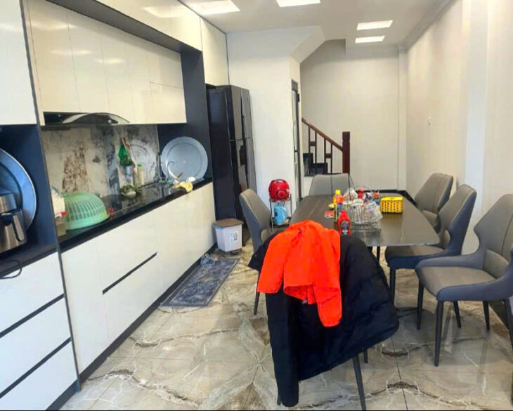 BÁN NHÀ VÕ CHÍ CÔNG – 38M x 5 TẦNG, DÂN XÂY, GIÁ 7.5 TỶ. 0968669247