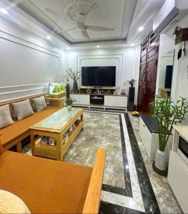 BÁN NHÀ HOÀNG QUỐC VIỆT – 30M2 x 5 TẦNG – PHÂN LÔ – Ô TÔ ĐỖ CỬA -GIÁ 7.2 TỶ. 0968669247