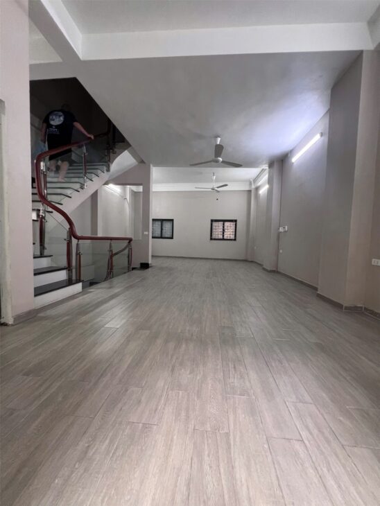 NHÀ ĐẸP – GIÁ TỐT – CHÍNH CHỦ Cần Bán Nhà Vị Trí Đẹp Tại Đường Lạc Long Quân, Tây Hồ, Hà Nội