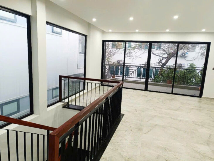 Hot tập thể 3 tầng, Kim Giang lô góc, nhà đẹp,3 thoáng, ngõ ô to tránh , tiện ích bạt ngàn 180m giá