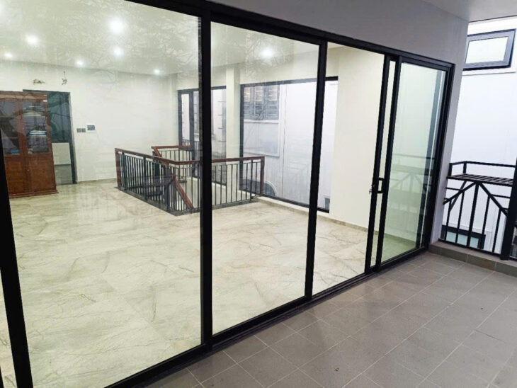 Hot tập thể 3 tầng, Kim Giang lô góc, nhà đẹp,3 thoáng, ngõ ô to tránh , tiện ích bạt ngàn 180m giá