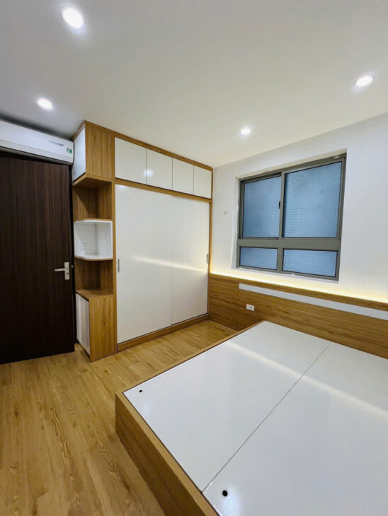 Bán căn 2 ngủ tầng thấp toà HH4 Linh Đàm tiện đi lại, thoáng mát giá chỉ 2 tỷ 570 bao phí
