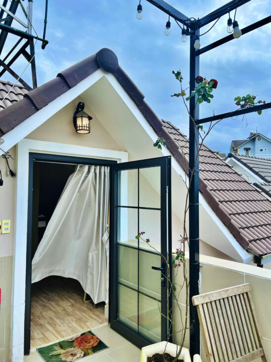 SANG NHƯỢNG VILLA TÂM HUYẾT NGUYỄN ĐÌNH CHIỂU, ĐÀ LẠT – 5PN, SÂN VƯỜN BBQ, HẺM Ô TÔ