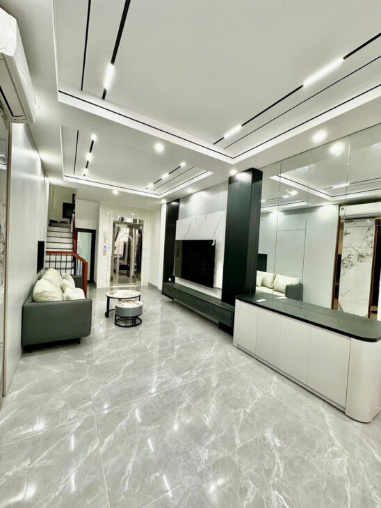 BÁN NHÀ LẠC LONG QUÂN – 50M² X 5 TẦNG, MẶT TIỀN 4.3M – PHÂN LÔ – Ô TÔ TRÁNH – GIÁ 13.5 TỶ