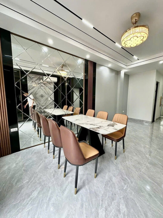 BÁN NHÀ LẠC LONG QUÂN – 50M² X 5 TẦNG, MẶT TIỀN 4.3M – PHÂN LÔ – Ô TÔ TRÁNH – GIÁ 13.5 TỶ