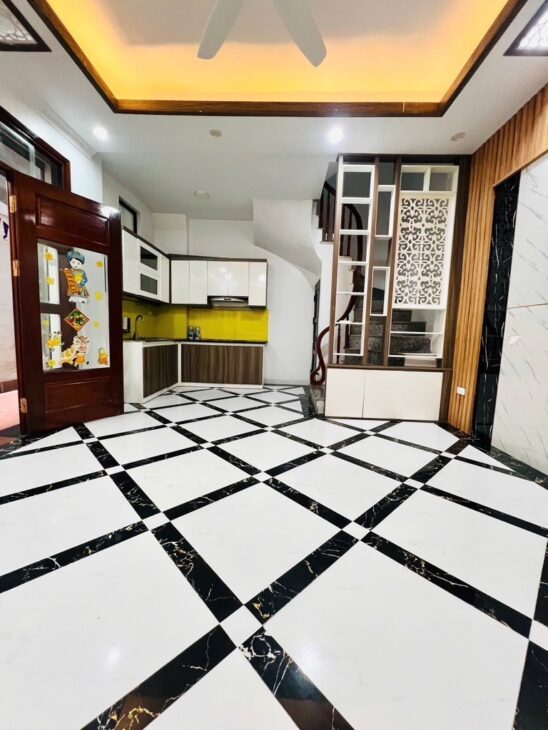 LẠC LONG QUÂN TÂY HỒ NHÀ ĐẸP 30M 5 TẦNG 3 NGỦ GIÁ 7 TỶ 600