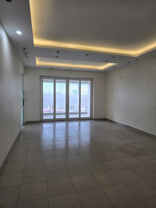 Cho thuê căn hộ dt 144m2 có thể làm văn phòng hoặc để ở lâu dài giá cực rẻ