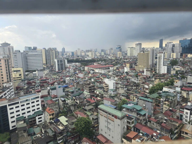 Cho thuê căn hộ dt 144m2 có thể làm văn phòng hoặc để ở lâu dài giá cực rẻ