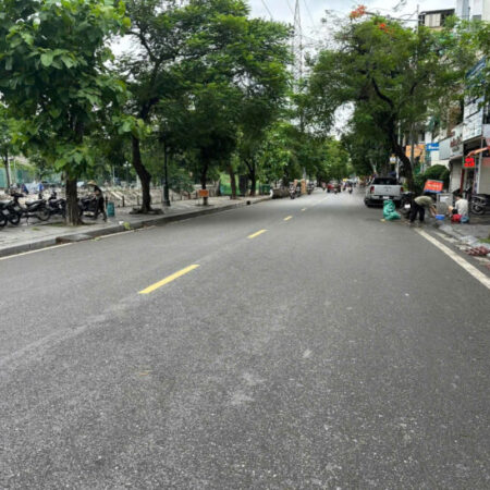 KHÔNG PHẢI LÀ SIÊU PHẨM MÀ LÀ CỰC PHẨM NHÀ MẶT PHỐ LÀ EM MẶT PHỐ ĐẶNG TIẾN ĐÔNG, HOÀNG CẦU TRUNG