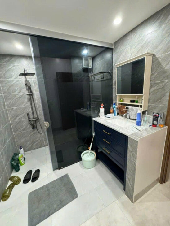 Siêu hiếm Khuất Duy Tiến ,lô góc, nhà đẹp,3 thoáng, ngõ ô to tránh , tiện ích bạt ngàn 42m giá 9,8