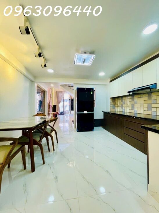 NHÀ ĐẸP HUỲNH THỊ ĐỒNG,5 TẦNG , HẺM XE HƠI ,FULL NỘI THẤT CAO CẤP