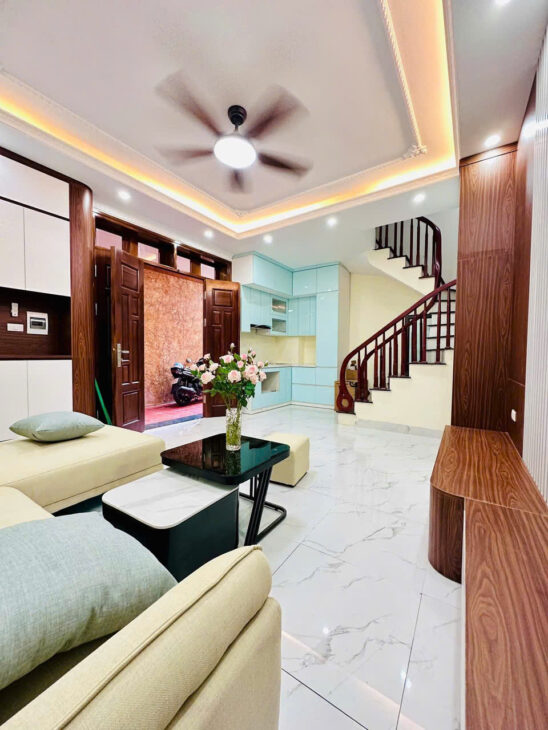 BÁN NHÀ PHẠM VĂN ĐỒNG CẦU GIẤY 60M² x 5 TẦNG x MT 4.5M – 11 TỶ – GẦN Ô TÔ – NGÕ THÔNG – NHÀ LÔ GÓC