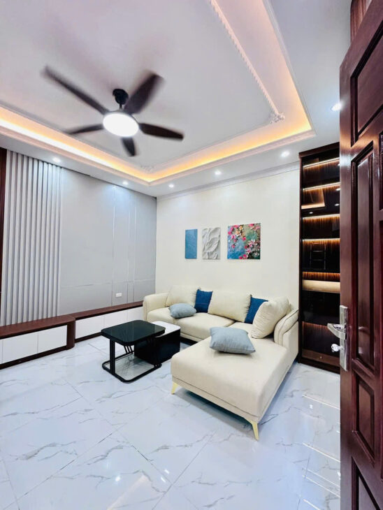 BÁN NHÀ PHẠM VĂN ĐỒNG CẦU GIẤY 60M² x 5 TẦNG x MT 4.5M – 11 TỶ – GẦN Ô TÔ – NGÕ THÔNG – NHÀ LÔ GÓC