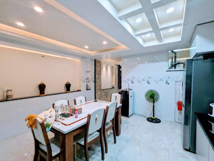 Chính chủ bán nhà 4 tầng hẻm xe hơi gần Phú Mỹ Hưng, sổ hồng riêng hoàn công đầy đủ