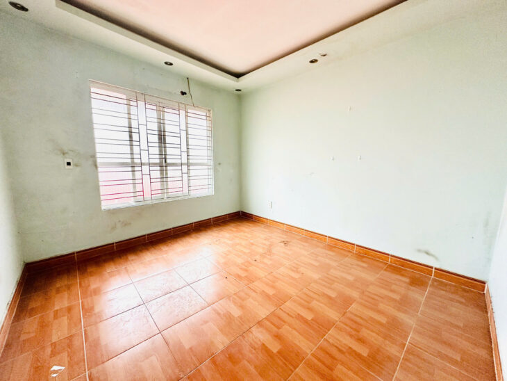 NHÀ PHÔS ĐÌNH ĐÔNG 3.5 TẦNG CÁCH MẶT ĐƯỜNG 20M GIÁ CHỈ 2 TỶ