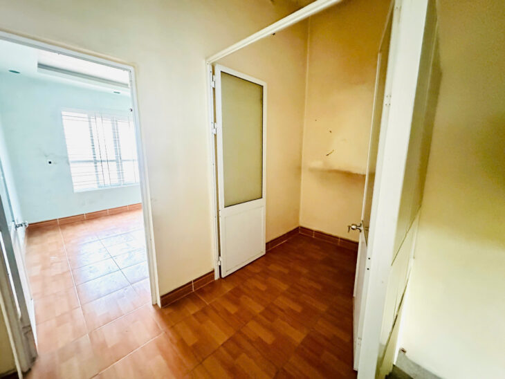 NHÀ PHÔS ĐÌNH ĐÔNG 3.5 TẦNG CÁCH MẶT ĐƯỜNG 20M GIÁ CHỈ 2 TỶ