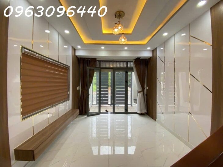 Bán nhà 4 tầng hẻm Dương Cát Lợi, 56m2, sổ hồng riêng, cách quận 7 chỉ 1km