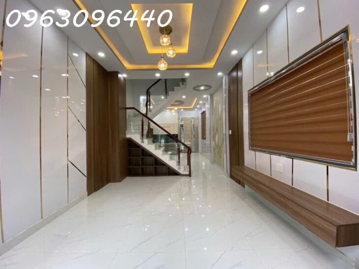 Bán nhà 4 tầng hẻm Dương Cát Lợi, 56m2, sổ hồng riêng, cách quận 7 chỉ 1km