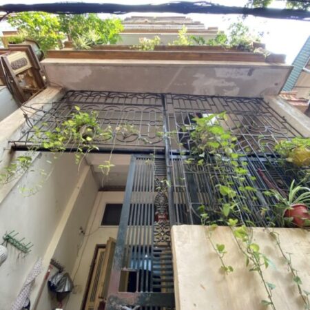 NHÀ TRUNG TÂM CẦU GIẤY GẦN PHỐ – VỊ TRÍ ĐẸP 50M RA PHỐ – NGÕ BA GÁC _ 5 TẦNG 6 NGỦ– 47M2 – 12 TỶ