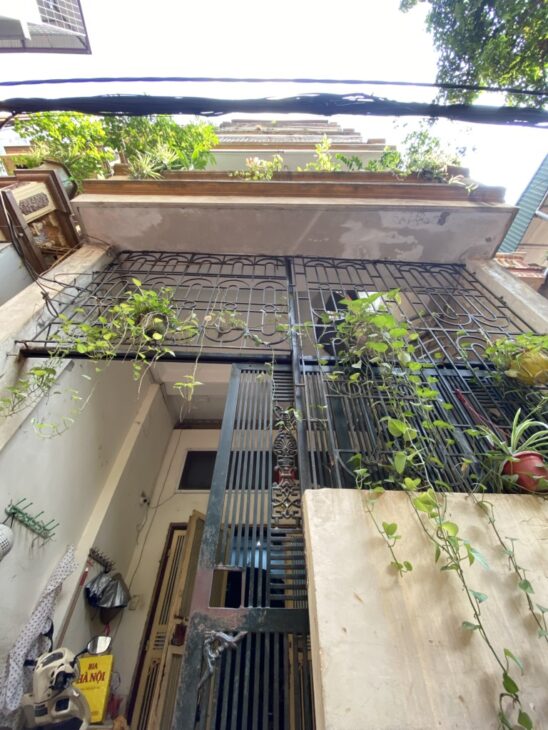 NHÀ TRUNG TÂM CẦU GIẤY GẦN PHỐ – VỊ TRÍ ĐẸP 50M RA PHỐ – NGÕ BA GÁC _ 5 TẦNG 6 NGỦ– 47M2 – 12 TỶ