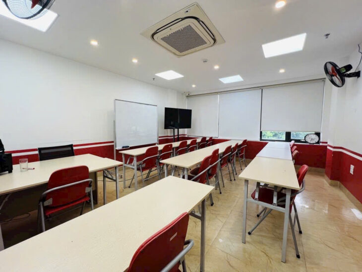 Bán tòa nhà 9 tầng mặt phố Cầu Giấy, 80m2, MT 4.9m, thang máy, giá 46.8 tỷ