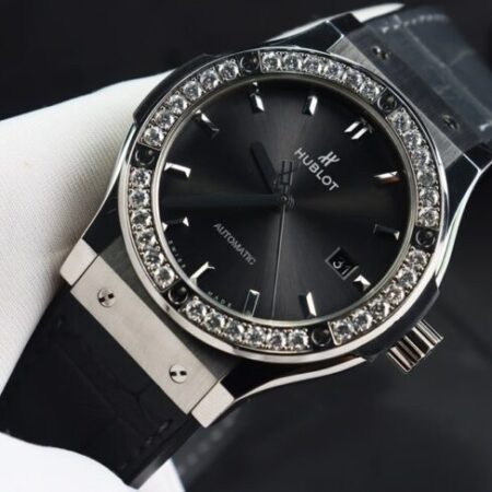 Đồng Hồ Nam : Hublot Classic Fusion – Dial Grey – Bezel Kim Cương – Size 42mm FullBox… Đồng Hồ Nam : Hublot Classic Fusion – Dial Grey – Bezel Kim Cương – Size 42mm FullBox…
