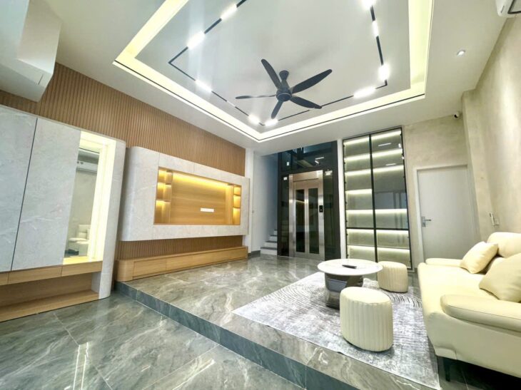 NHÀ MỚI 7 TẦNG THANG MÁY – XUÂN LA – Ô TÔ VÀO NHÀ – 25 TỶ