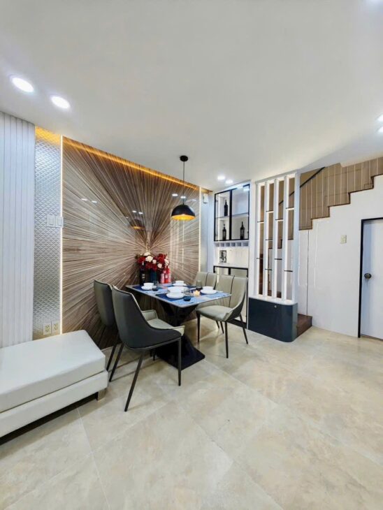 Nhà mới 3 tầng, Vuông, 32m2 – Phan Xích Long PN