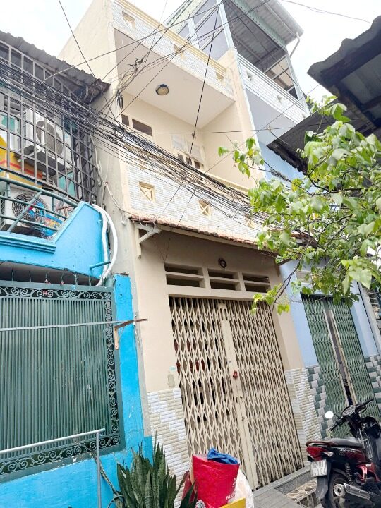 Nhà 2 tầng nở hậu L hẻm 3m đường Nguyễn Thị Tần P. Chánh Hưng. Giá 4,65 tỷ TL