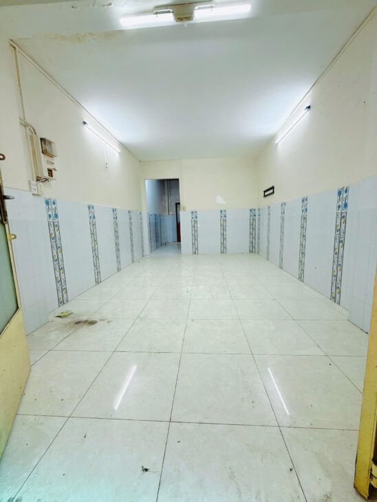 Nhà 2 tầng nở hậu hẻm thẳng Dương Bá Trạc P.Chánh Hưng. Giá 4,18 tỷ TL