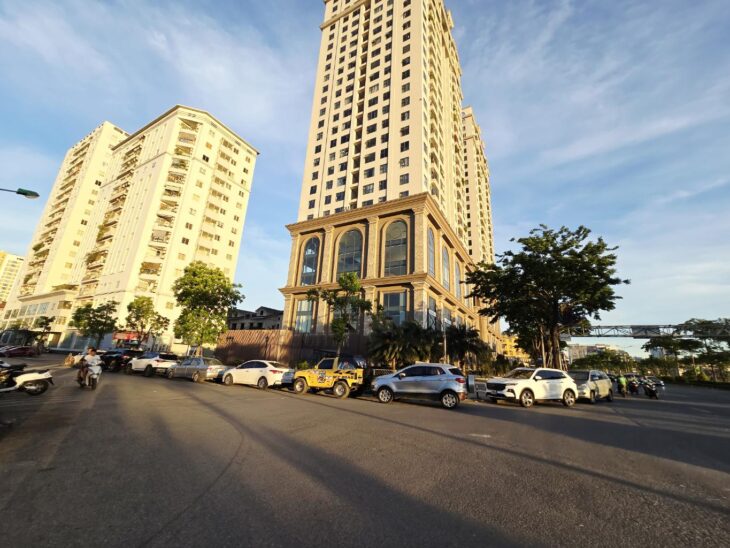 VIEW HỒ TÂY LỘNG GIÓ – CHUNG CƯ 2 NGỦ – MẶT ĐƯỜNG VÕ CHÍ CÔNG – HÀNG XÓM KĐT STARLAKE & LOTTE MALL